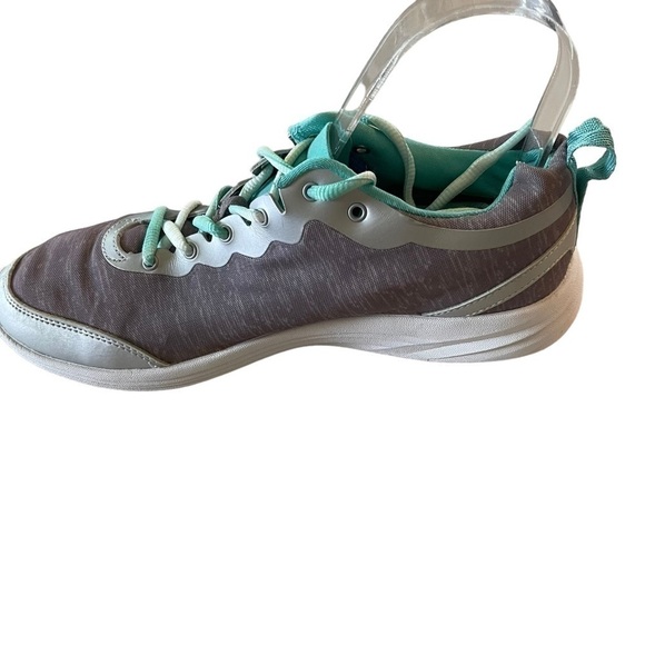 Vionic Women's Agile Fyn Cross Trainer Blue and Grey Sneakers- size 8.5 - Picture 2 of 10